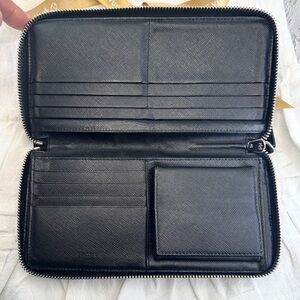 AUTHENTIC Prada wallet. Black.